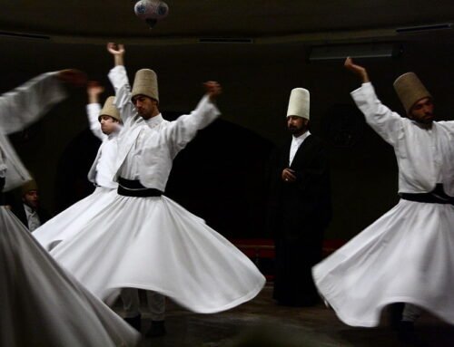 Derviches turcos: la danza que conecta con lo divino